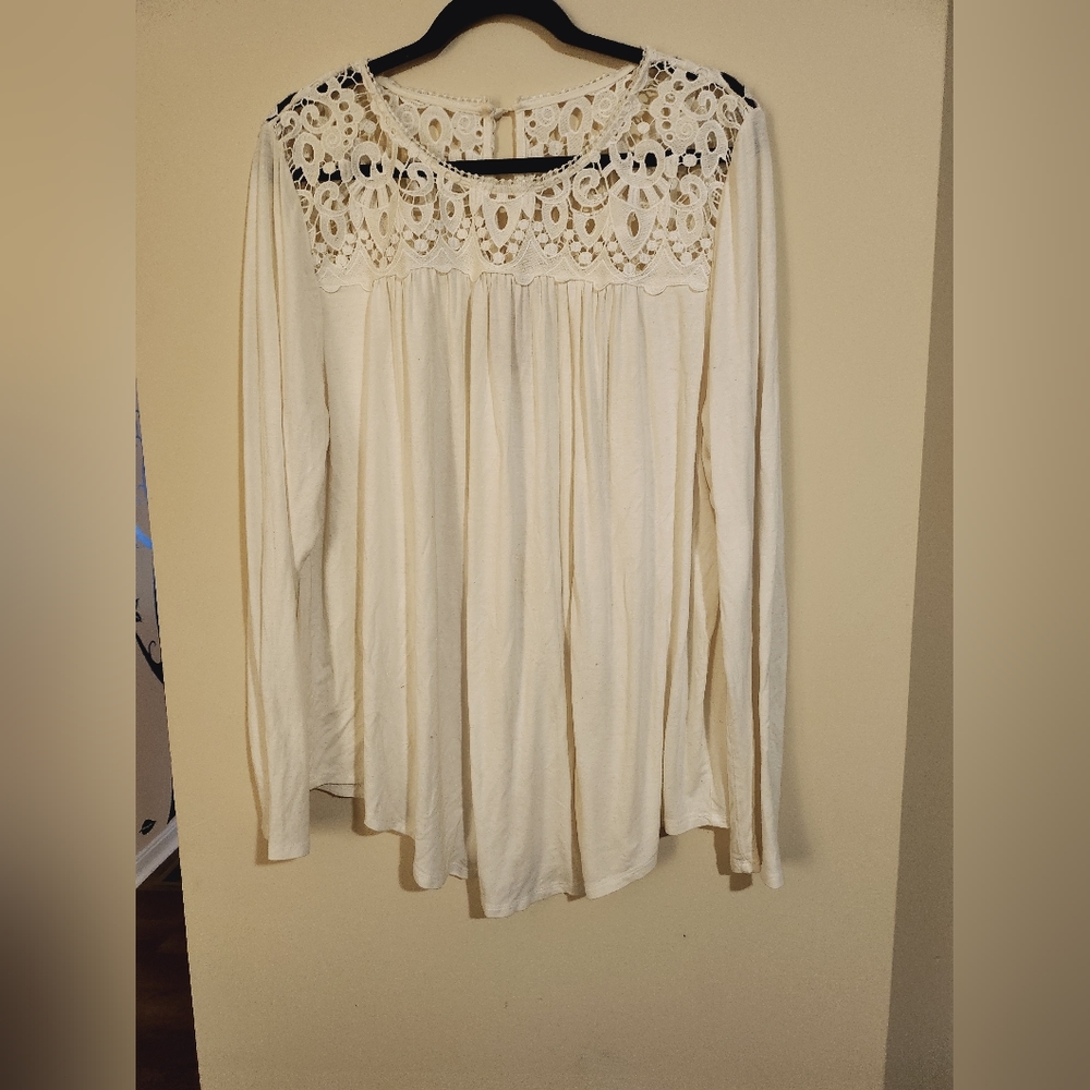 Women's XXL White Flowy Top